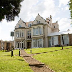 EMBASSY ENGLISH - London Royal Halloway